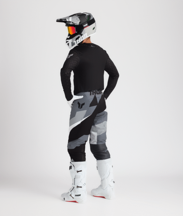 THOR Sportmode Brave must1 Motokrossiriided THOR Sportmode Brave must