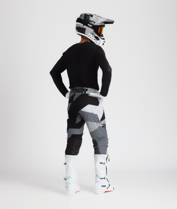 THOR Sportmode Brave must3 Motokrossiriided THOR Sportmode Brave must